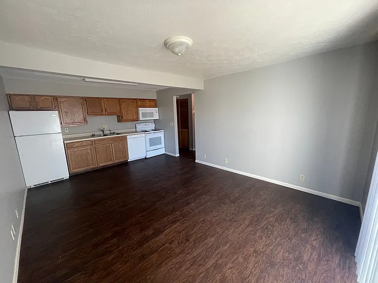 Lincoln Landing Apartments — Photo 15