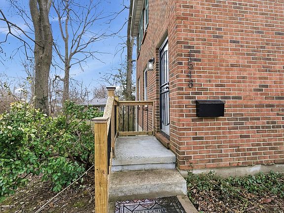 4th image of 1548 Deer Lake Dr