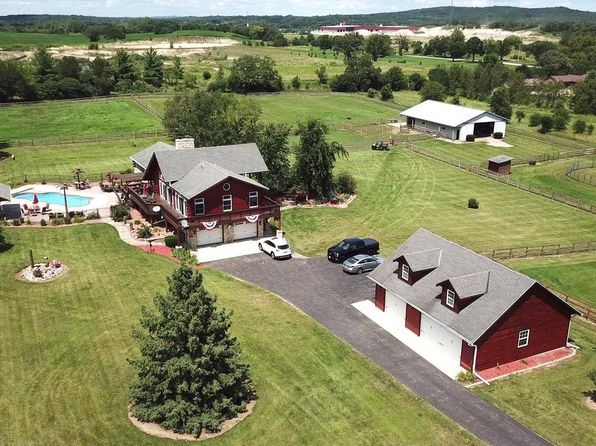 W340S2401 County Road C, Oconomowoc, WI 53066