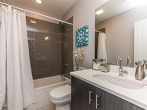 3rd image of 2545 W Congress Pkwy APT 1E