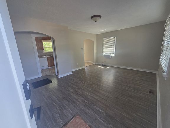 2nd image of 2040 10th Ave