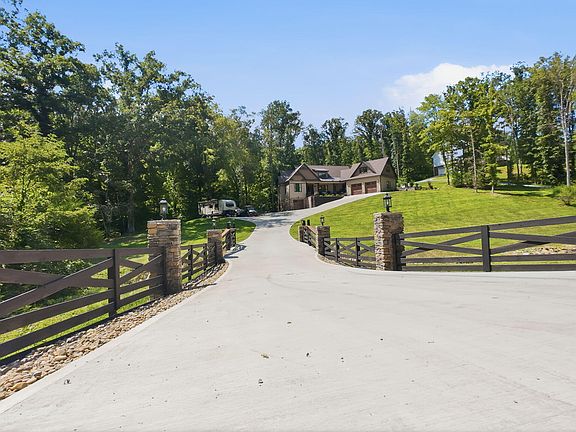 2nd image of 504 Pumpkin Hollow Rd