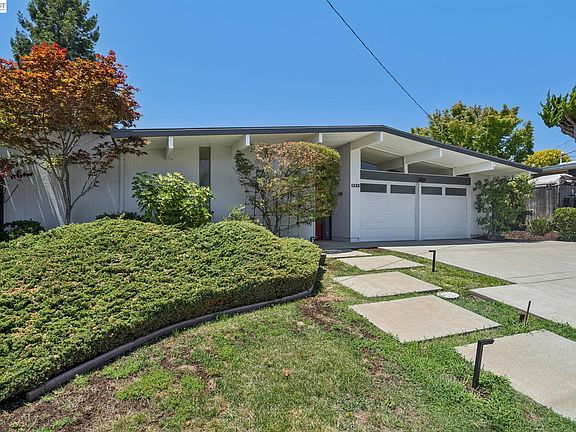 2nd image of 5842 Highwood Rd