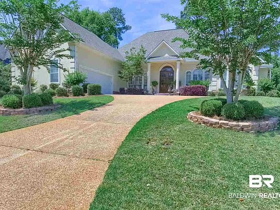2nd image of 211 N Circle Dr
