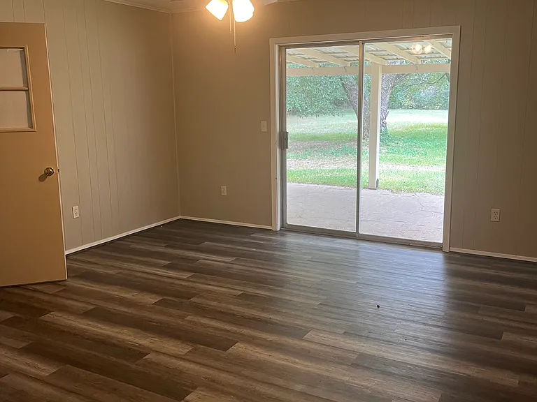 518 Jan Dr — Photo 5