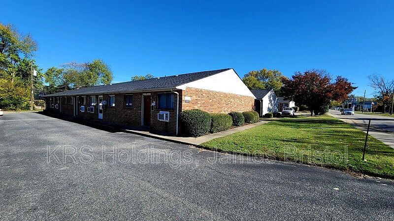 2nd image of 1808 Williamsburg Rd #16
