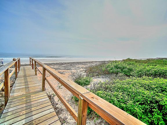 2nd image of 8 Ocean Edge Dr