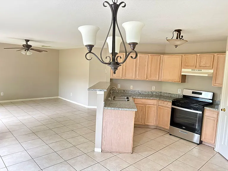 2117 Whittier Dr — Photo 5