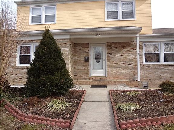 Welcome to 895 Schoolhouse Ln!