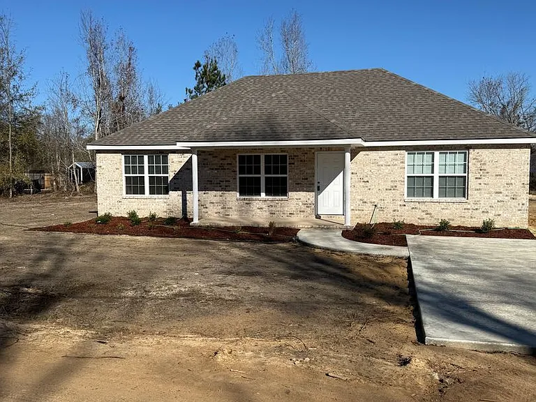156 Hunington Cir — Photo 1
