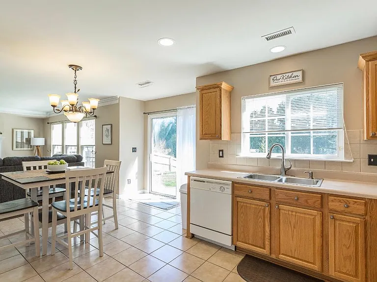 160 Solheim Ln — Photo 16