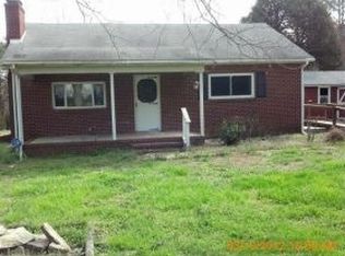 408 Tom Boggs Rd, Snow Camp, NC 27349