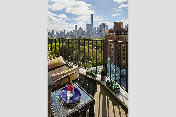 Sold by Stribling | media 4