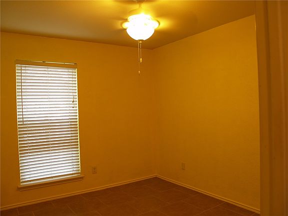 3rd image of 3604 Iredell Dr
