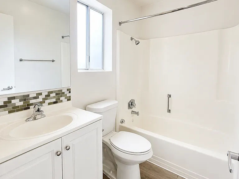 Stonegate Manor — Photo 19