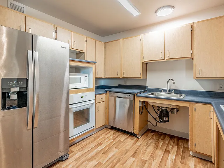 INCOME RESTRICTED Affordable Apartments in Hazelwood! — Photo 56