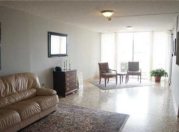 4th image of 1100 Erie Ave Unit 708