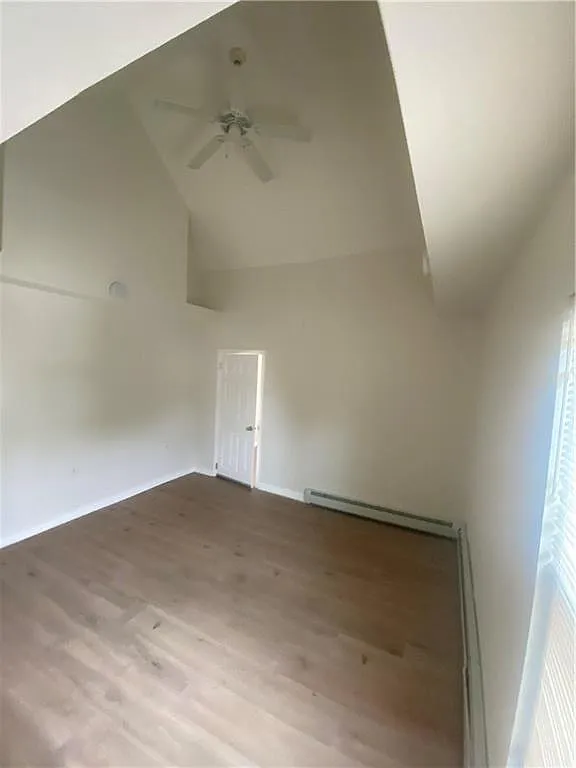 1 bed, 1.0 bath, 2496 sqft, $2,300 — Photo 3