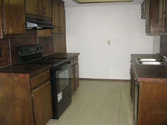 3rd image of 9805 Teka Cir