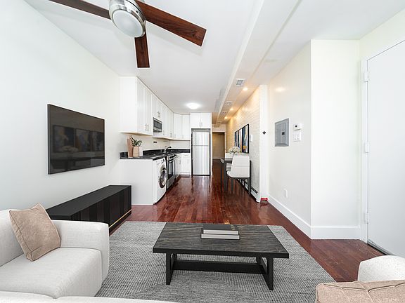3rd image of 223 Bainbridge St