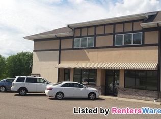 1405 1st St NE APT B, New Prague, MN 56071
