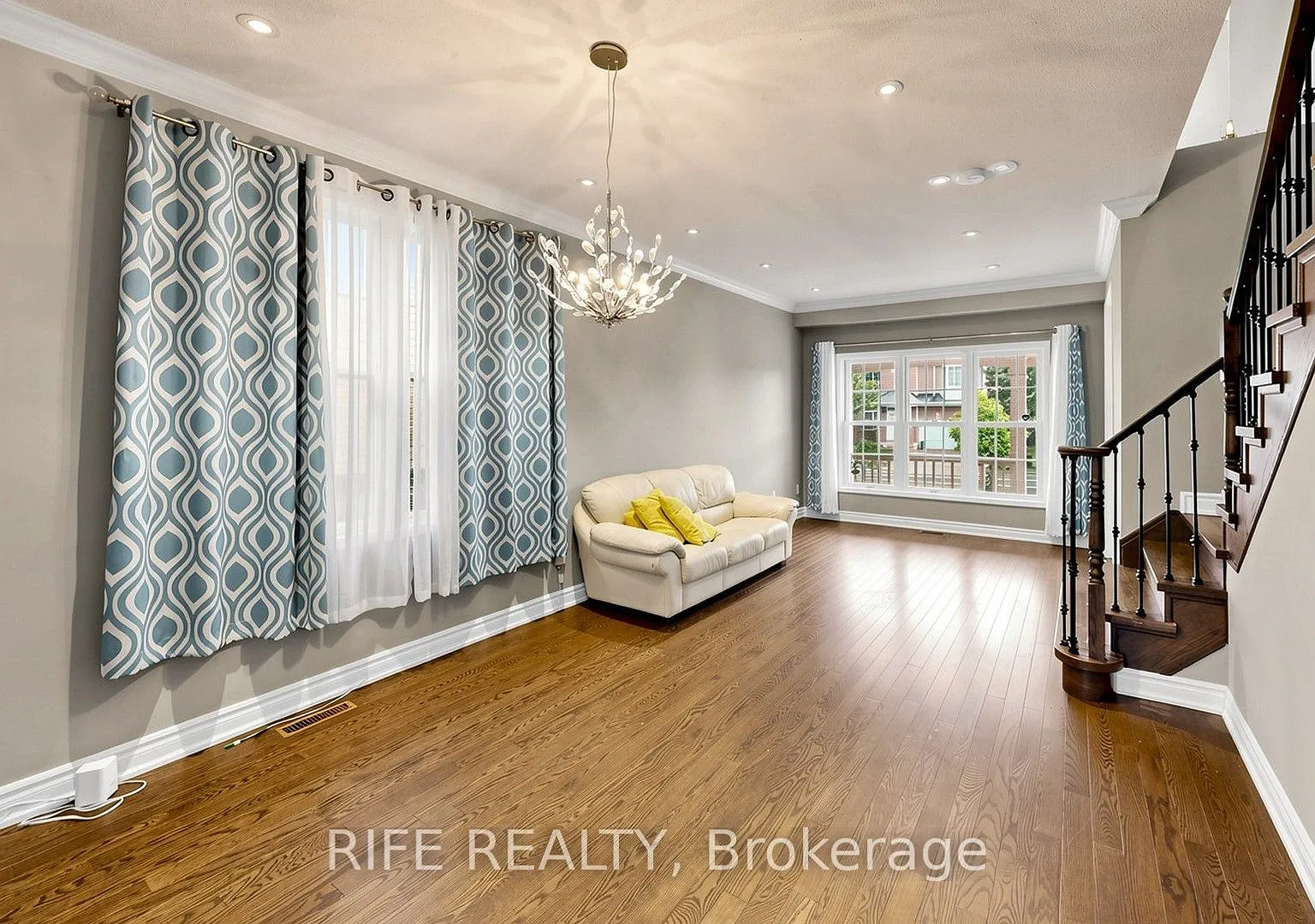 4 bed, $4,000 — Photo 4