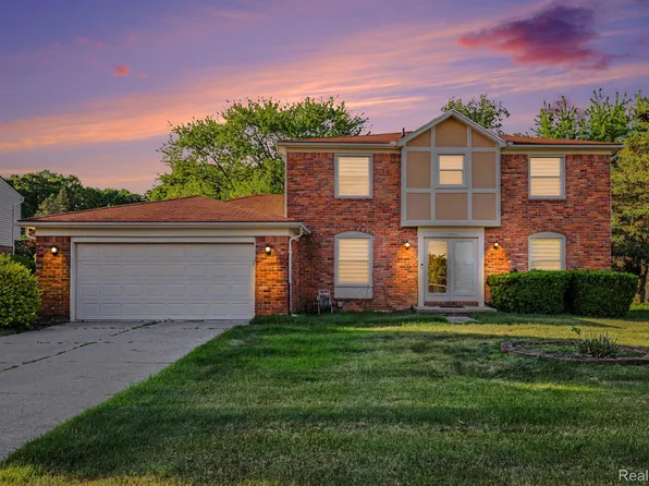 28945 Nottoway Dr, Farmington Hills, MI 48331