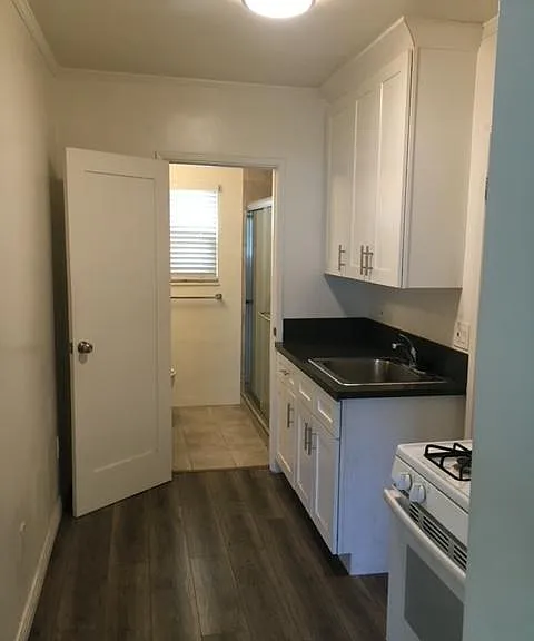 135 N Sweetzer Ave #3 — Photo 4