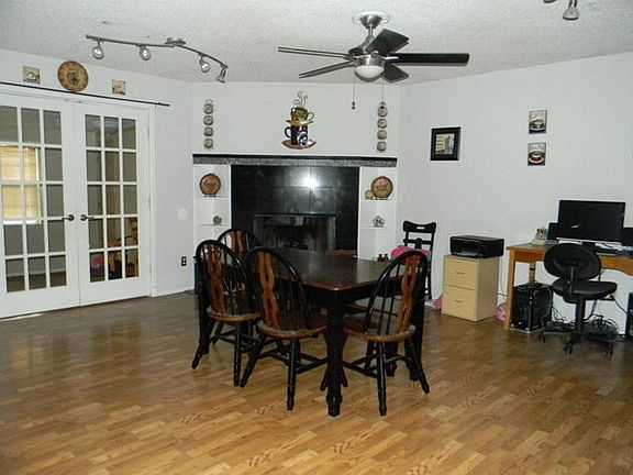 3rd image of 4013 Eastridge Dr