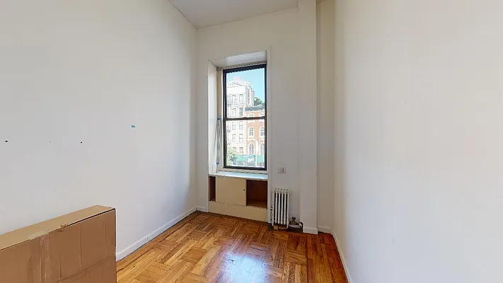 Rented by Bond New York | media 37