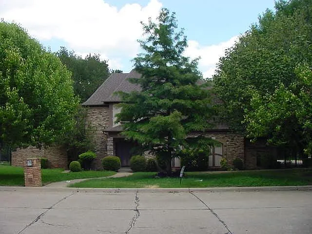 3622 Green Hollow Dr — Photo 4