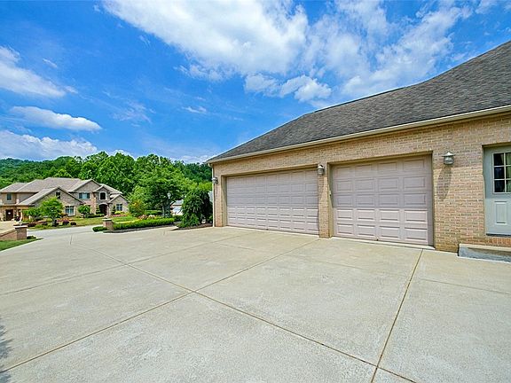 4th image of 3302 Gina Lynne Ct
