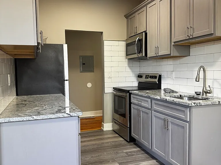 239 Hamilton St #5 — Photo 6