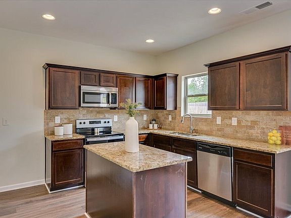 3rd image of 315 Fioli Cir