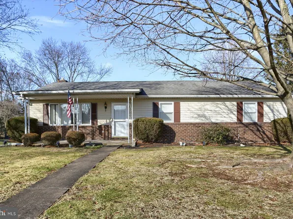 7 McNaughton Dr, Duncannon, PA 17020