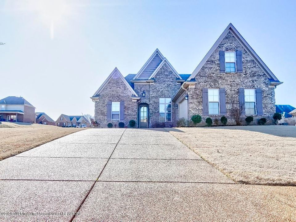 1st image of 1303 Heritage Lake Dr