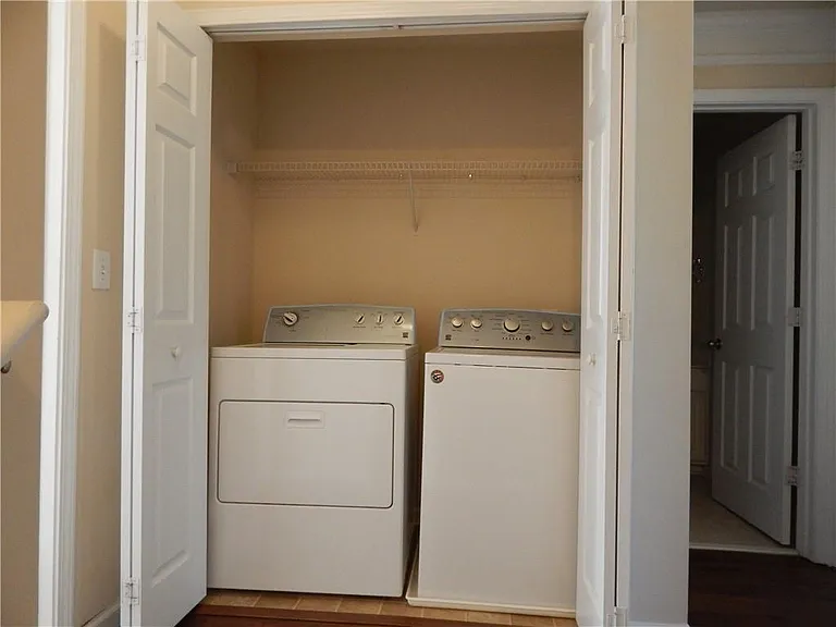 2199 Landing Walk Dr — Photo 32