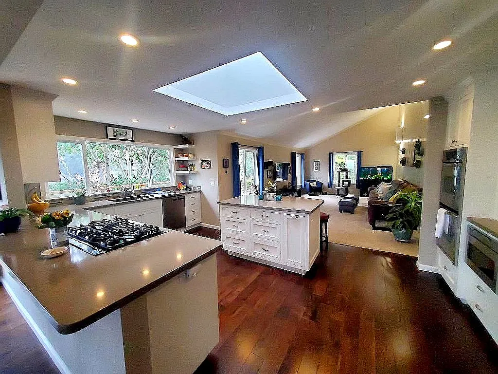 1403 Quail Ct photo 1