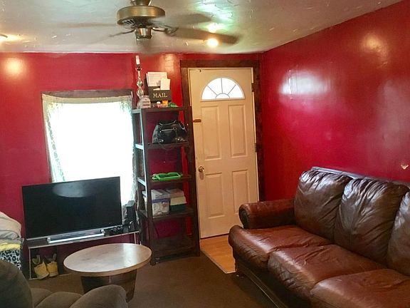 4th image of 436 Woodlawn Ave