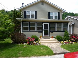 126 Myra Barnes Ave, Pikeville, KY 41501