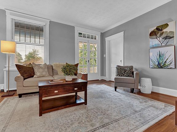 2nd image of 3565 Pape Ave APT 2