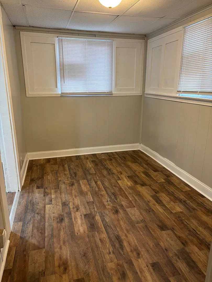Three Bedroom Home Near Rockville & Michigan St — Photo 3