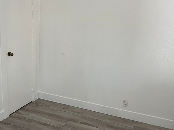 4th image of 1475 Del Rio Cir #D