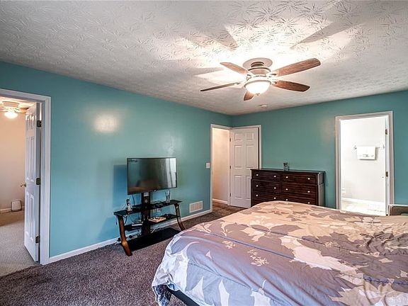 5th image of 5945 Oak Creek Trl
