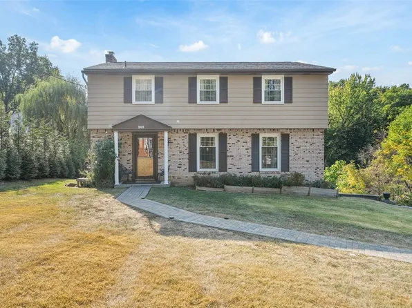 203 Nottingham Dr, Coraopolis, PA 15108