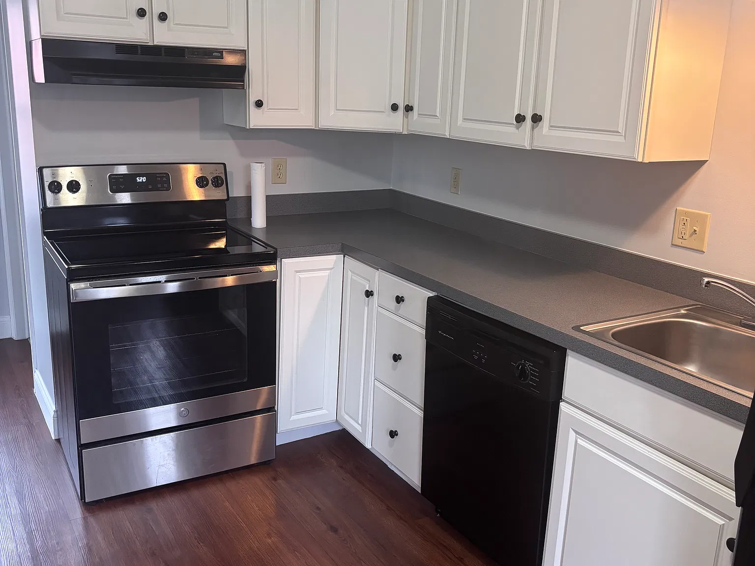 Studio, $850 — Photo 2