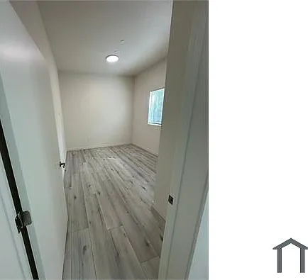 1 bed, 400 sqft, $2,172 — Photo 3
