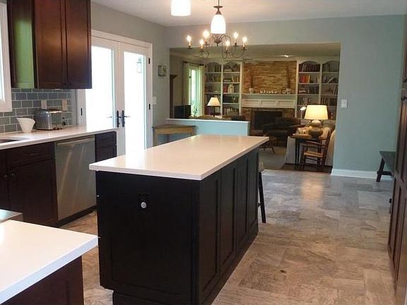 2nd image of 7131 Oakbay Dr