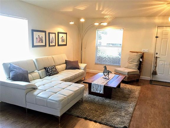 3rd image of 2906 Willow Creek Ln