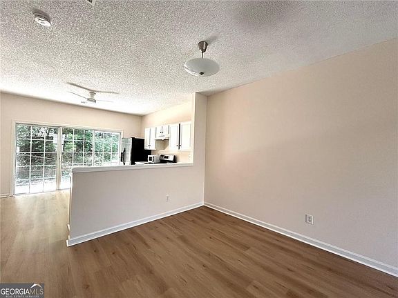 5th image of 275 Devonshire Dr #275J